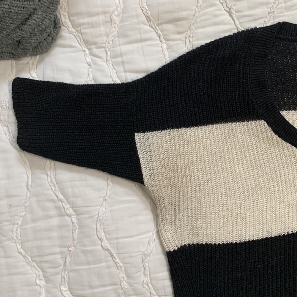 Hi-Lo sweater - Picture 5 of 9